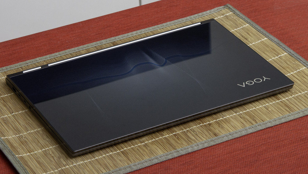 Lenovo Yoga C930 - test. Lekki i ładny tablet z ekranem 4K i rysikiem
